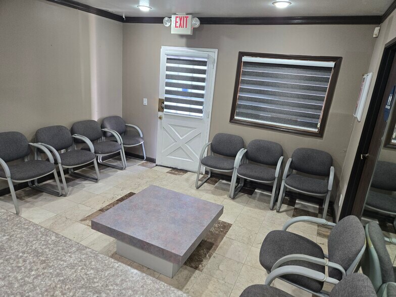 More Photos Of 335 W Arrow Hwy, Glendora Medical For Lease