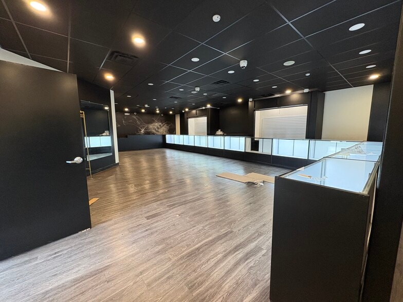 More Photos Of 114-138 E North Ave, Belton General Retail For Lease