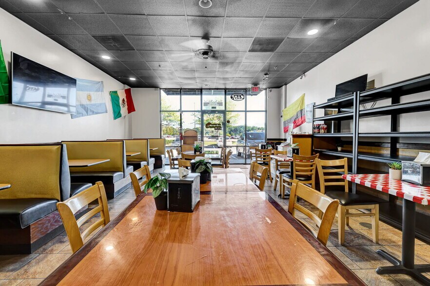 More Photos Of 3885 Mundy Mill Rd, Oakwood Freestanding For Lease