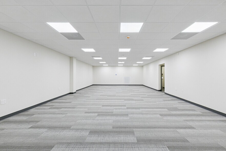 More Photos Of 8411 Parc Pl, Chalmette Office For Sale