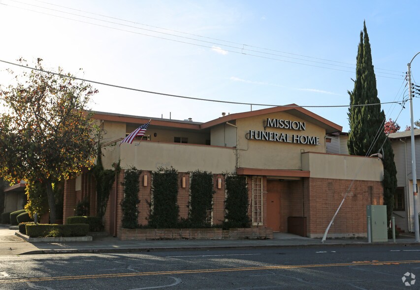 More Photos Of 22297 Mission Blvd, Hayward General Retail For Sale