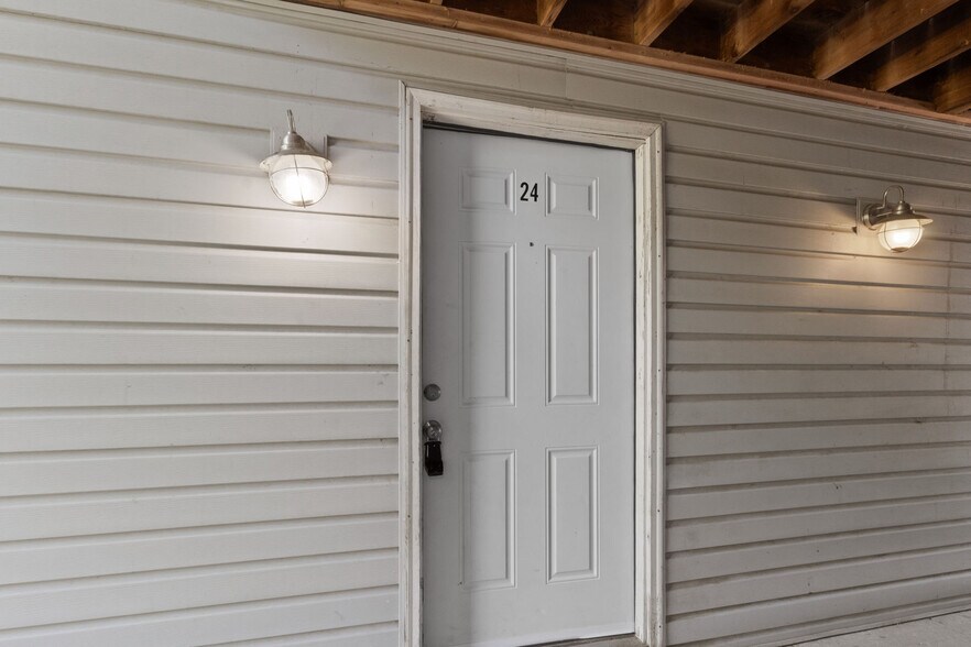 More Photos Of 155 Jack Miller Blvd, Clarksville Apartments For Sale