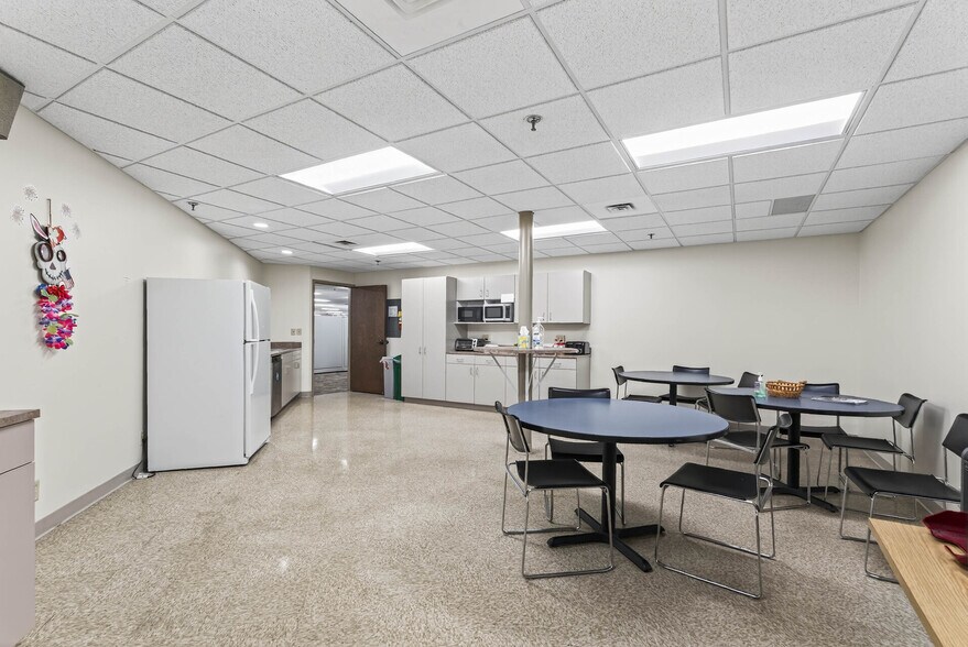 More Photos Of 601 2nd Ave S, Hopkins Office For Lease