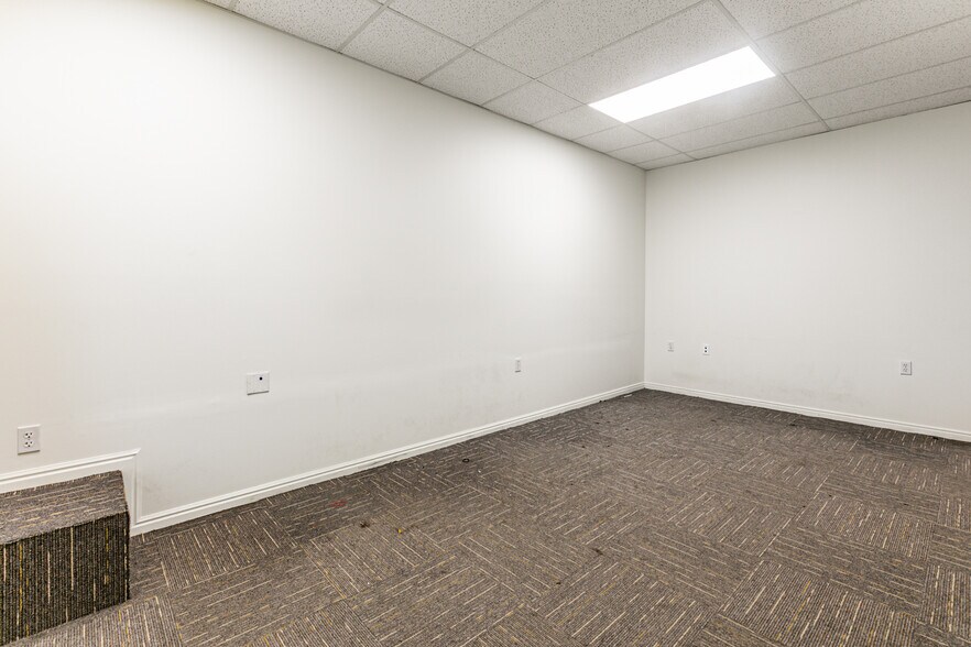 More Photos Of 4116 W 5800 N, Mountain Green Light Manufacturing For Lease