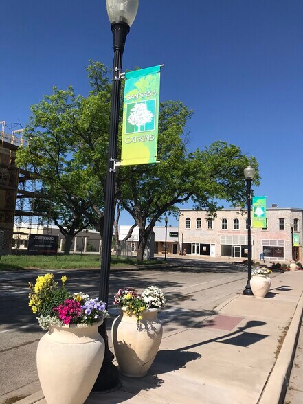 More Photos Of 509 E Wallace St, San Saba Freestanding For Lease