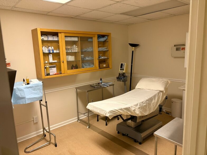 More Photos Of 906 Abercorn St, Savannah Office For Lease