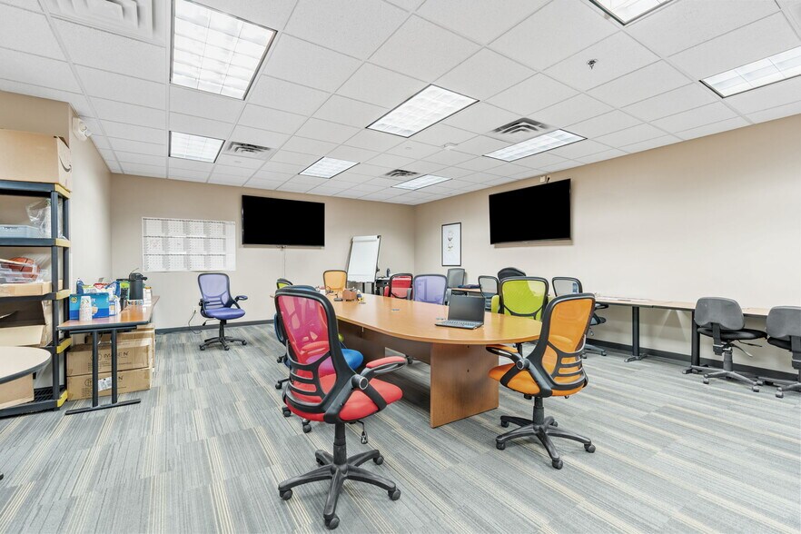 More Photos Of 2905 Lexington Ave S, Eagan Flex For Sale