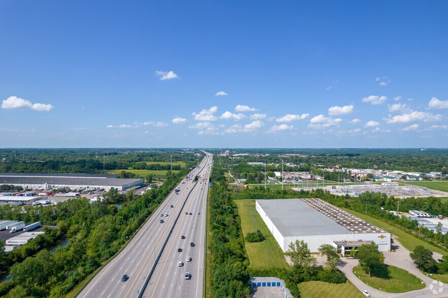 More Photos Of 3915 Zane Trace Dr, Columbus Warehouse For Lease