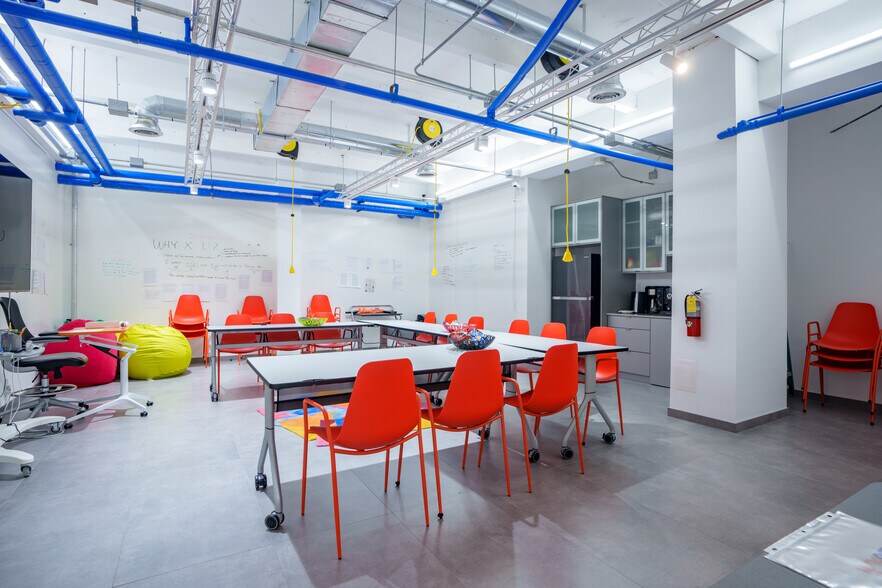 More Photos Of 2450 Hollywood Blvd, Hollywood Loft Creative Space For Sale