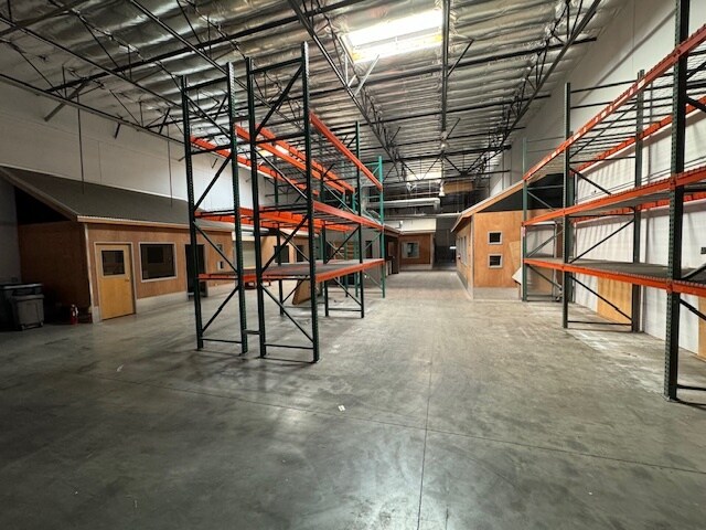 More Photos Of 7107-7139 Telegraph Rd, Montebello Warehouse For Sale