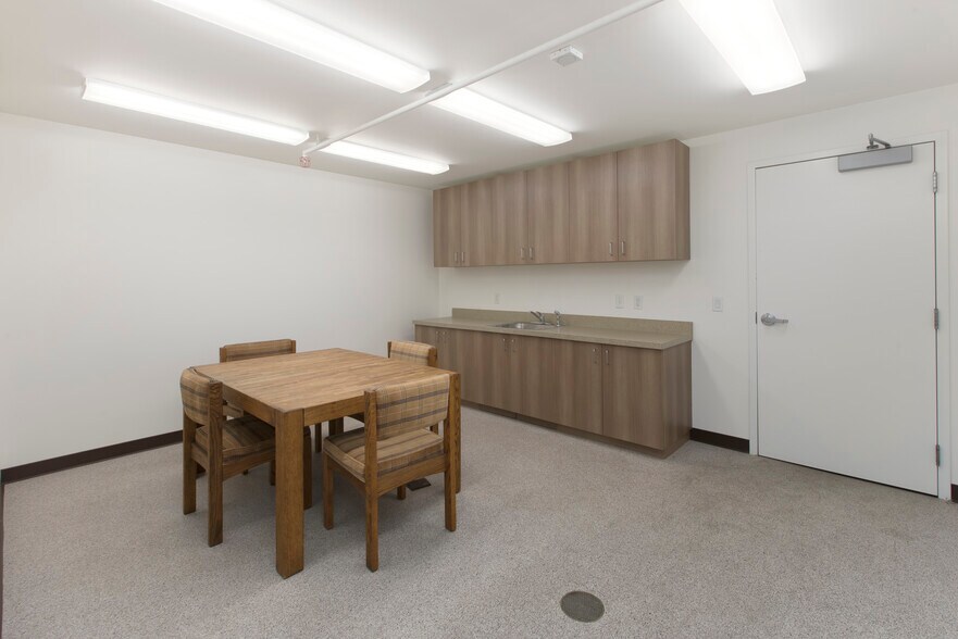 1405 Van Dyke Ave, San Francisco, CA 94124 Manufacturing For Sale