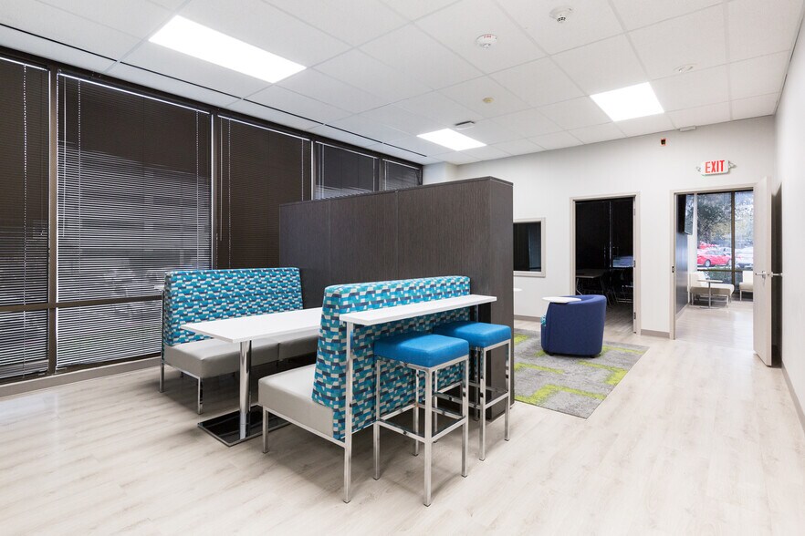 More Photos Of 2001 Beach St, Fort Worth Office For Lease