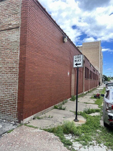 More Photos Of 1948 E 71st Pl, Chicago Manufacturing For Sale