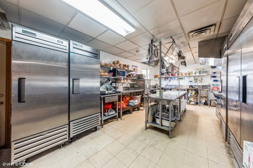 More Photos Of 4629 N Port Washington Rd, Milwaukee Restaurant For Sale