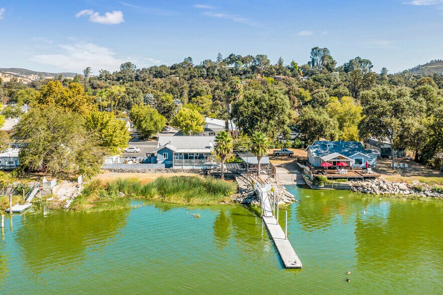 More Photos Of 14625 Lakeshore Dr, Clearlake Restaurant For Sale