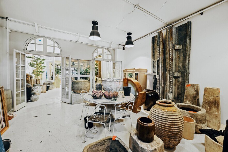 More Photos Of 1160-1164 N Western Ave, Los Angeles Storefront Retail Residential For Lease