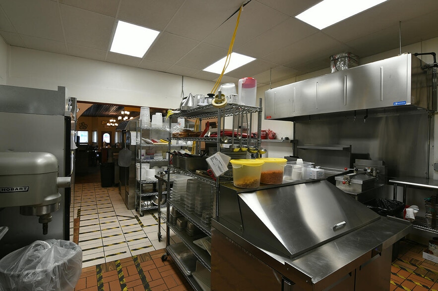 More Photos Of 239 Main St, Shelby Bar For Sale