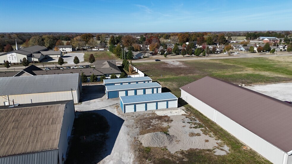 More Photos Of 1701 1/2 N Market St, Sparta Self Storage For Sale