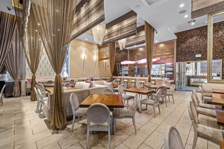More Photos Of 861 N La Cienega Blvd, Los Angeles Restaurant For Lease