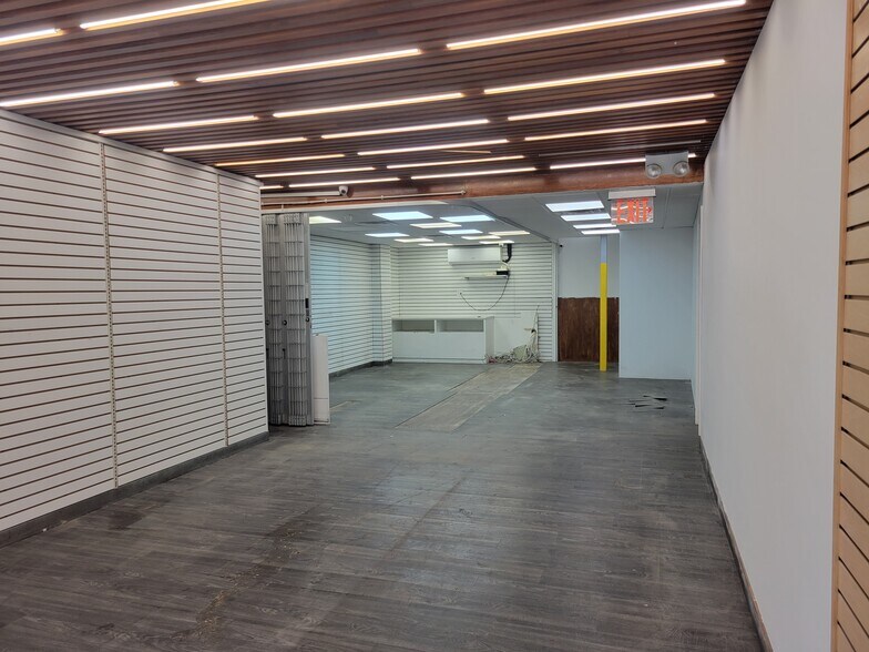 More Photos Of 13617 38th Ave, Flushing Storefront Retail Office For Lease