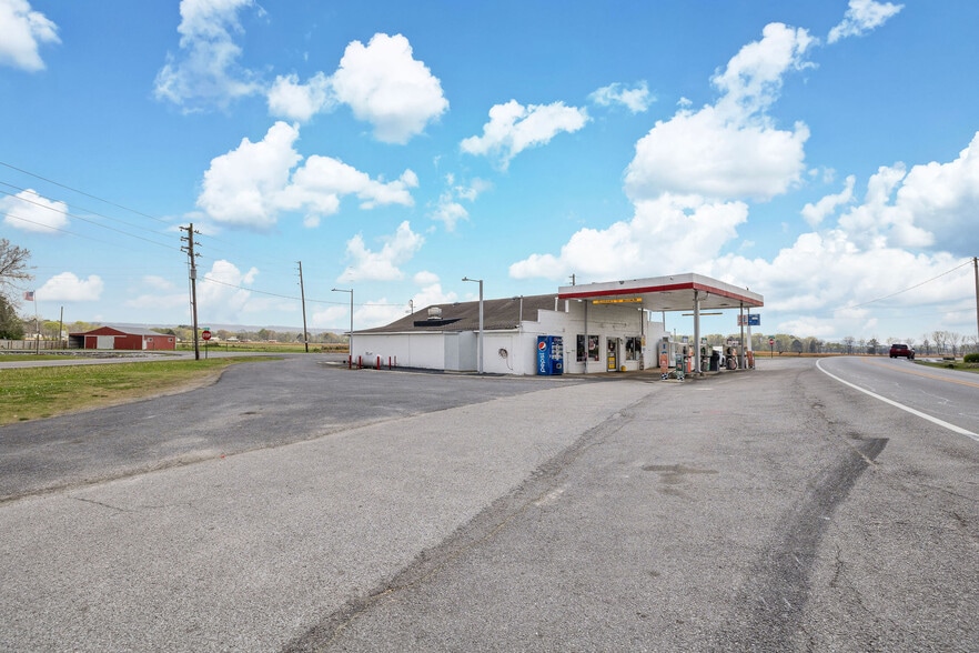 More Photos Of 839 New Hope Cedar Point Rd, New Hope Specialty For Sale