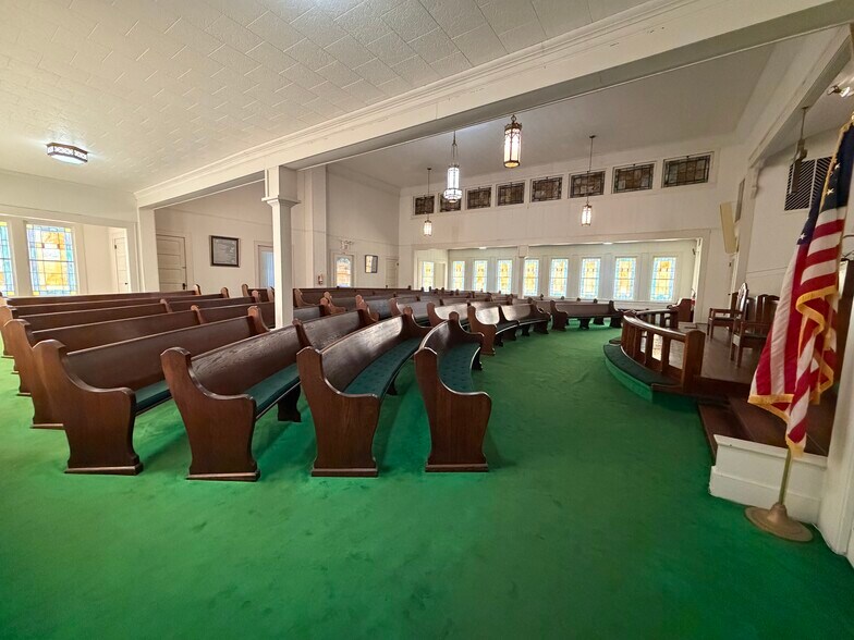 More Photos Of 204 Senter Ave, Omaha Lodge Meeting Hall For Sale