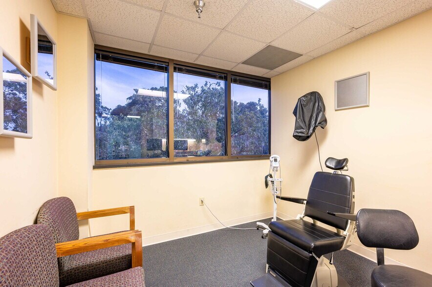 More Photos Of 6719 Gall Blvd, Zephyrhills Medical For Sale