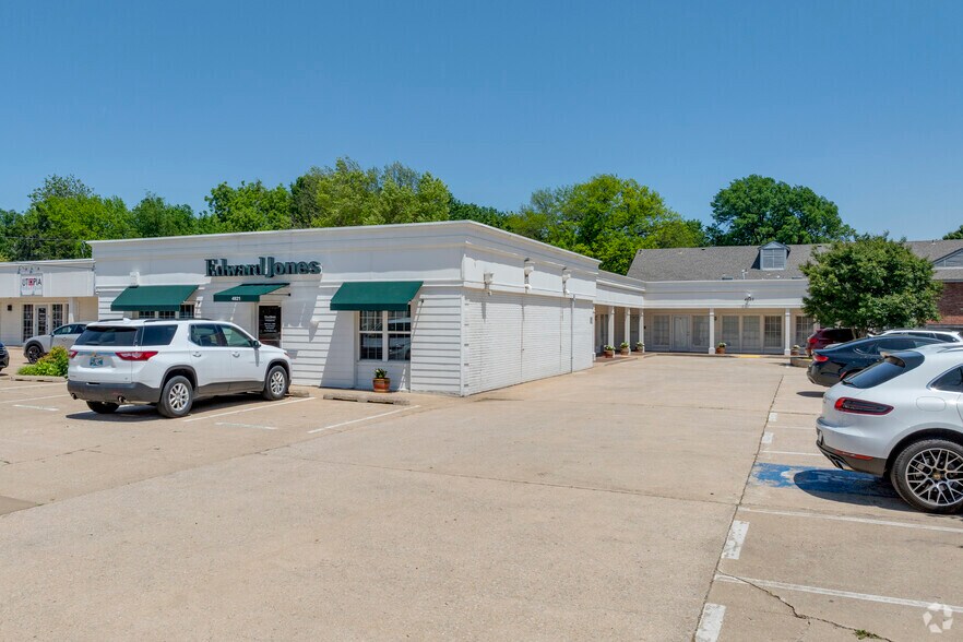 More Photos Of 4821-4825 S Peoria Ave, Tulsa Medical For Lease