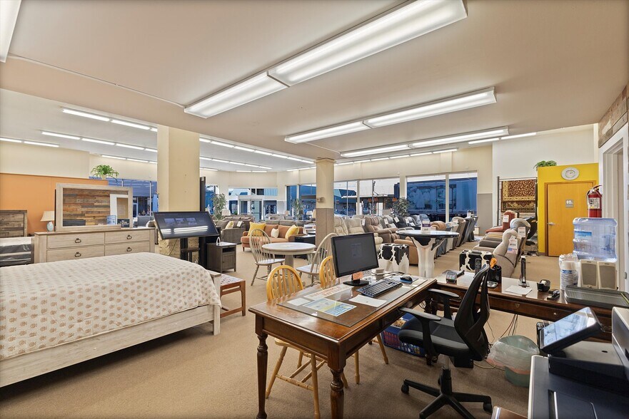 More Photos Of 301 Main Ave, Tillamook General Retail For Sale