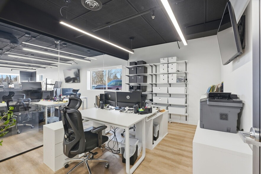 More Photos Of 8201 NE Hickory St, Minneapolis Truck Terminal For Sale