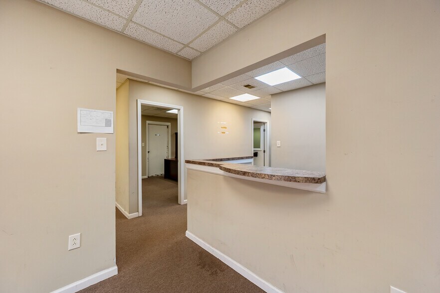 More Photos Of 65 E Main St, Pulaski Coworking Space