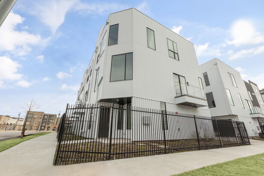 More Photos Of 4322 Roseland Ave, Dallas Apartments For Sale