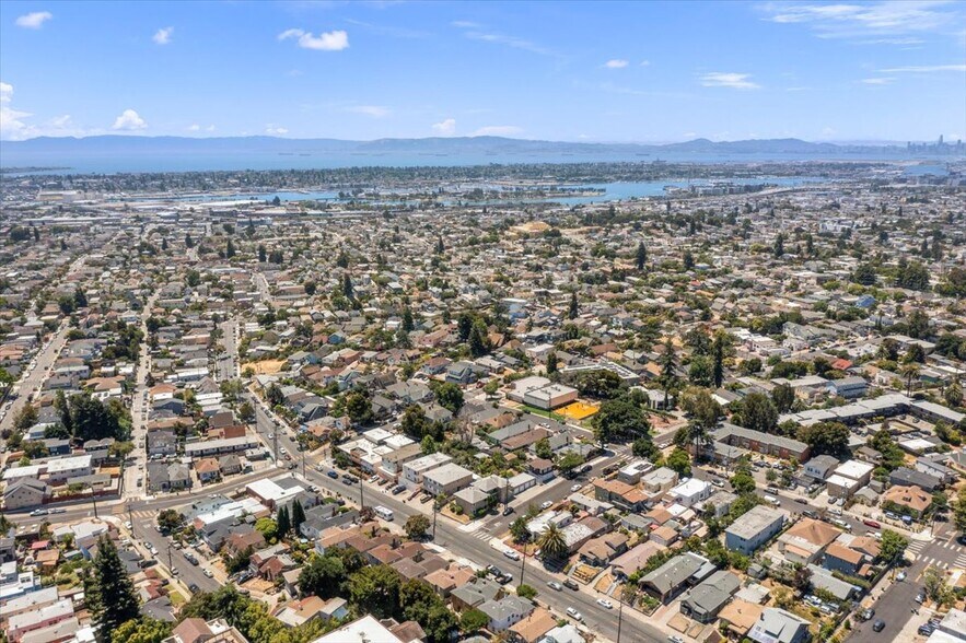 More Photos Of 2231 E 28th St, Oakland Apartments For Sale