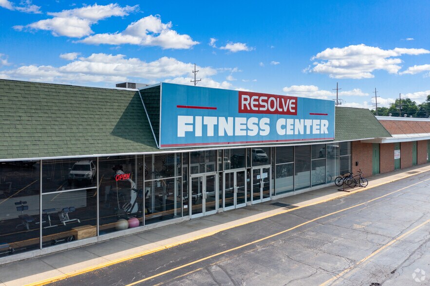 More Photos Of 110-180 E Waverly St, Morris Storefront For Lease