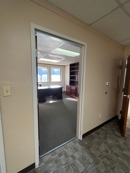 More Photos Of 4656 W Jefferson Blvd, Fort Wayne Unknown For Lease