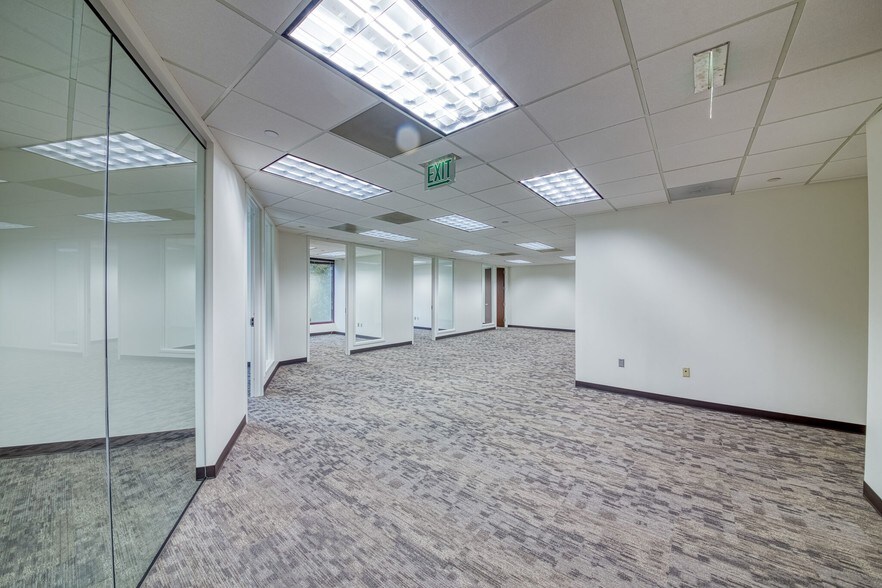 More Photos Of 2970 Clairmont Rd NE, Atlanta Medical For Lease