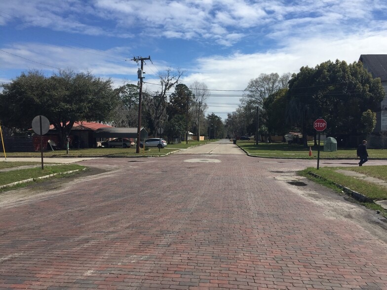 More Photos Of 238 E Washington St, Starke Distribution For Sale