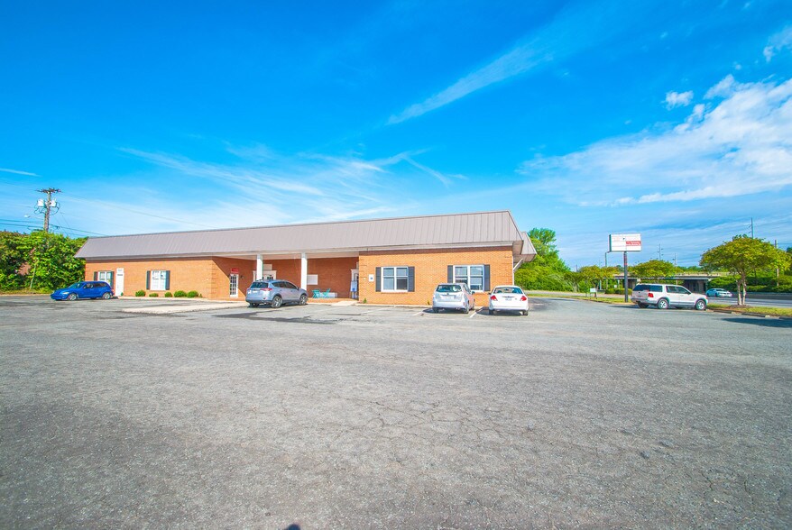 More Photos Of 1617 W Roosevelt Blvd, Monroe Office For Sale