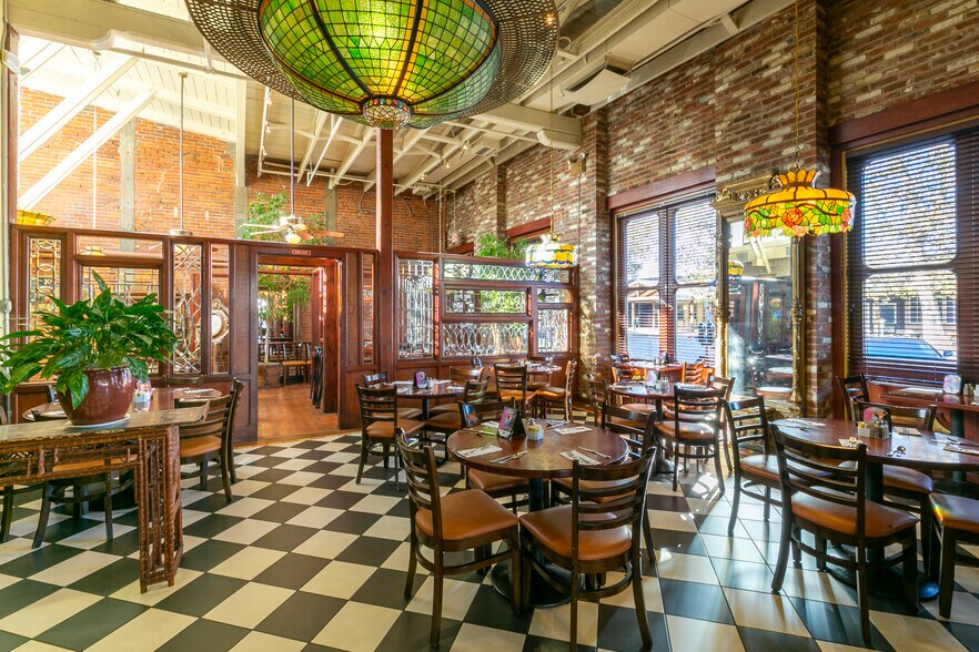 More Photos Of 1001-1015 Front St, Sacramento Restaurant For Sale