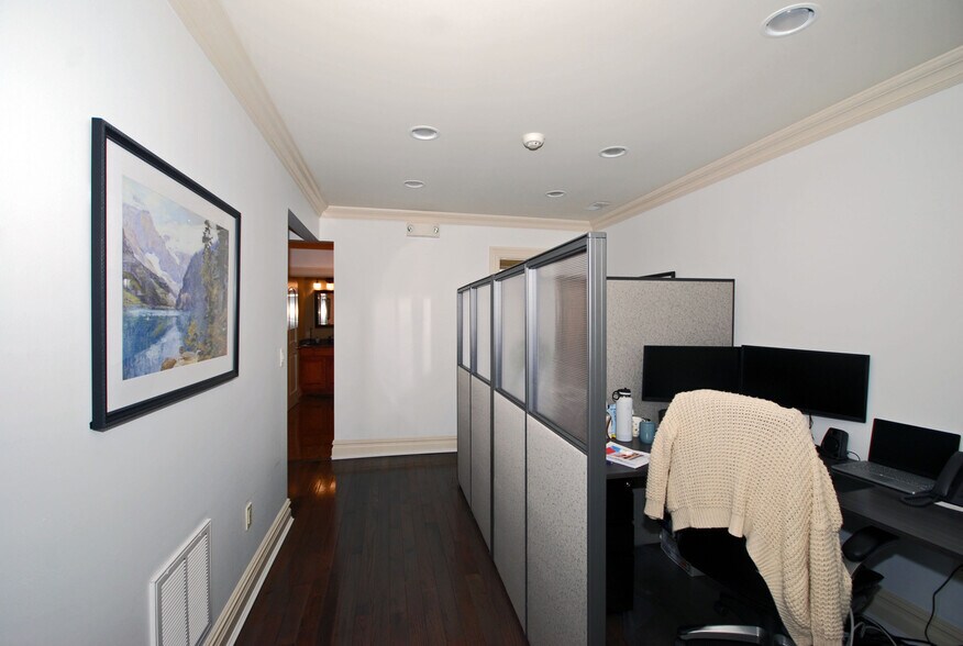 More Photos Of 21 W High St, Somerville Office For Lease