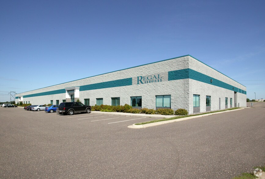More Photos Of 7160-7166 4th St N, Oakdale Warehouse For Lease