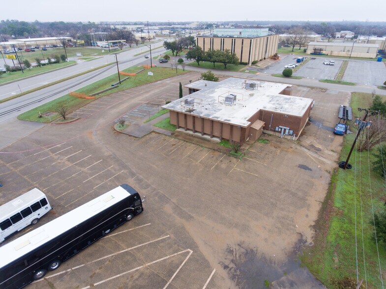 More Photos Of 1717 W Euless Blvd, Euless Office For Sale