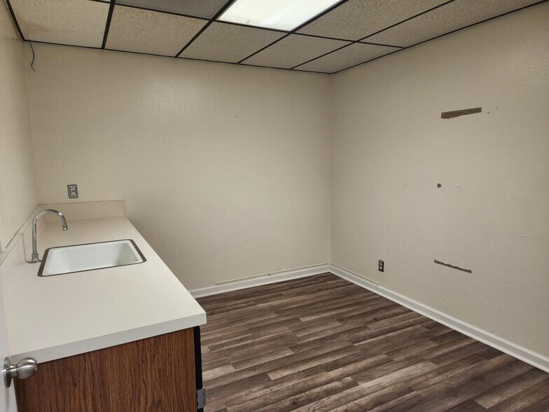 Primary Photo Of 12530-12540 10th St, Chino Medical For Lease