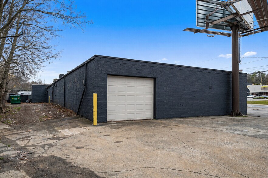 More Photos Of 1048 Patton Ave, Asheville Storefront For Lease