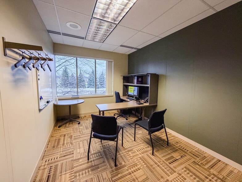 More Photos Of 985 Gezon Pky SW, Grand Rapids Medical For Lease