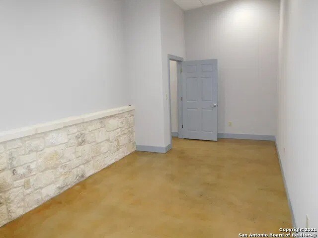 More Photos Of 8603 U.S. 281 N, Spring Branch Research And Development For Sale