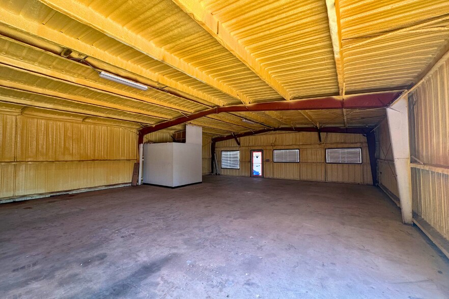 More Photos Of 140 Coin St, Fort Worth Warehouse For Sale