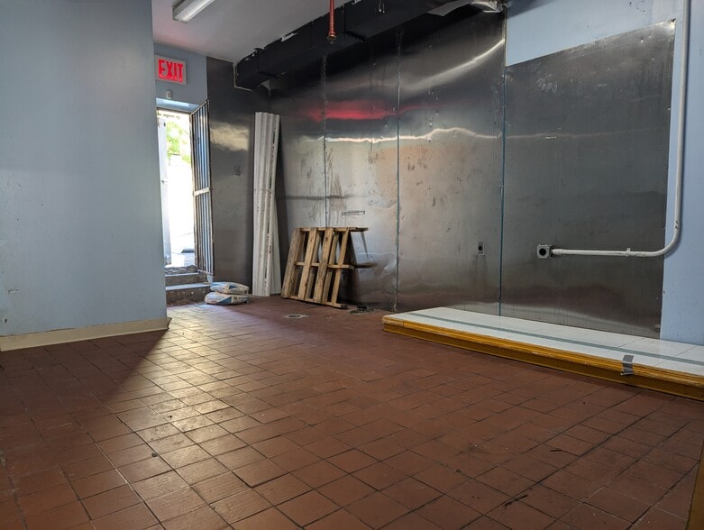 More Photos Of 3421-3439 Boston Rd, Bronx Storefront Retail Office For Lease