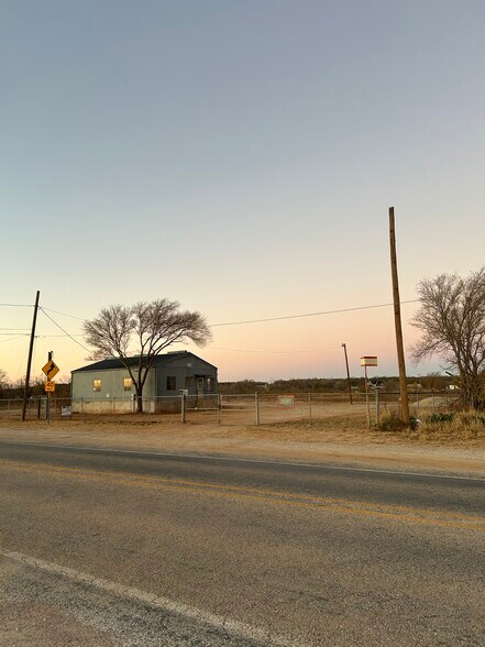 Primary Photo Of 717 Concho St, Colorado City Industrial For Lease