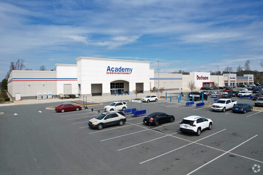 More Photos Of 521-669 Huffman Mill Rd, Burlington Unknown For Lease
